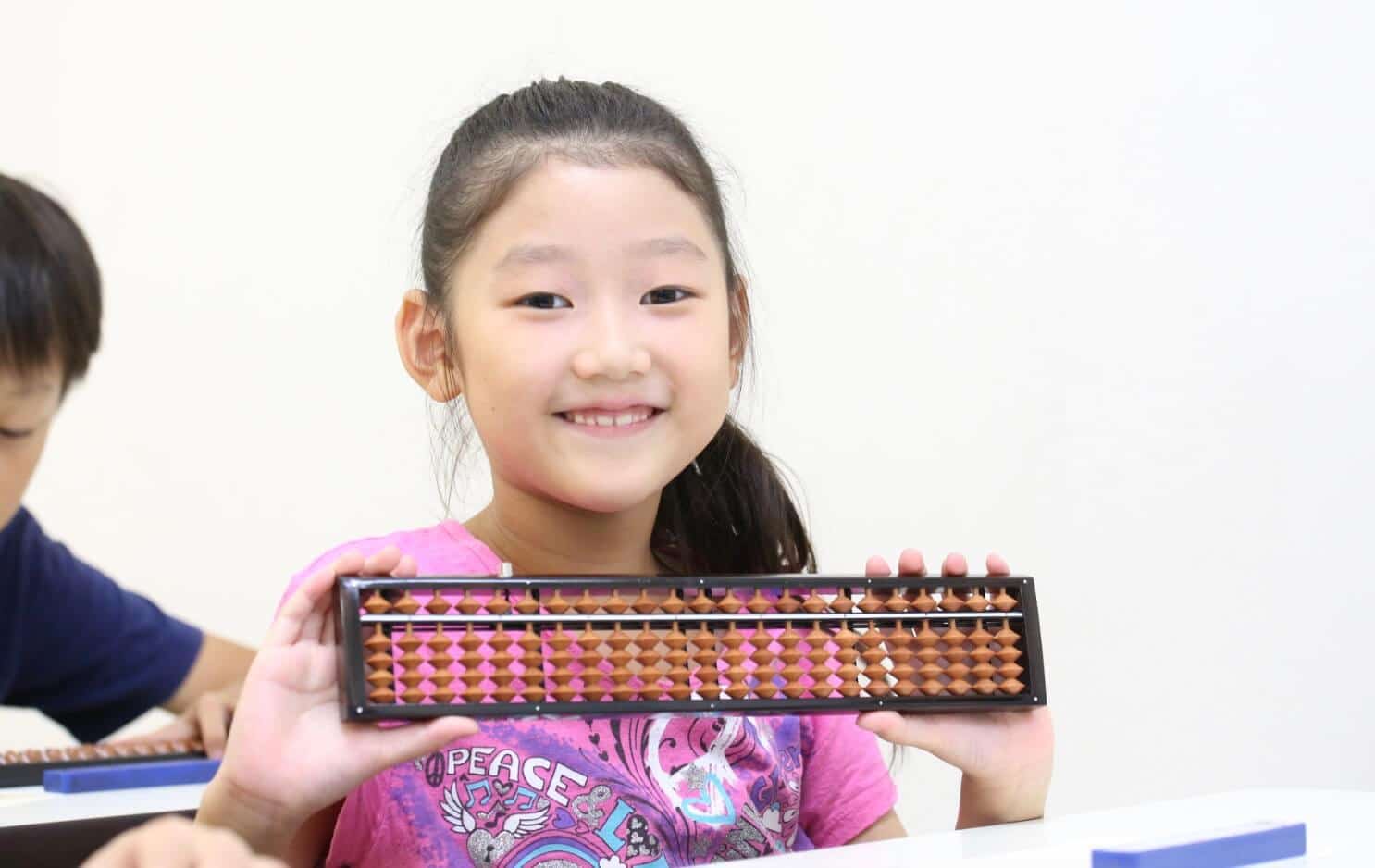 Toán Soroban là gì? Có nên cho trẻ học toán Soroban? Toán Soroban là gì?